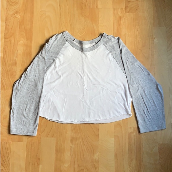 American Apparel cropped baseball tee 💙 - Picture 3 of 5